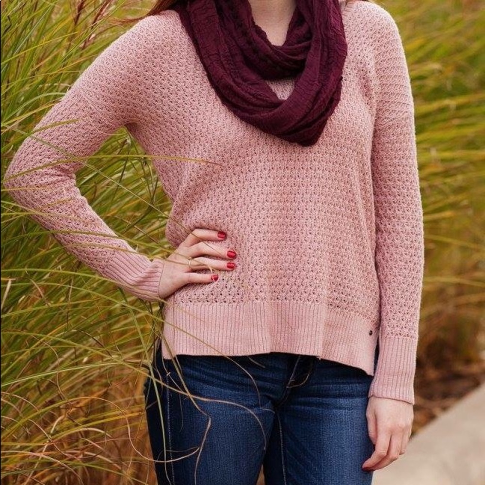 American Eagle pink Sweater